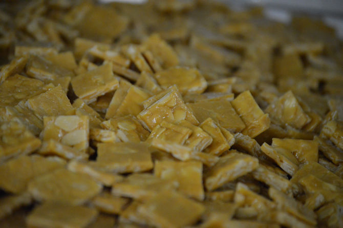 7 oz. Carolina Crunch with Almonds